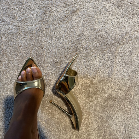 PrettyLittleThing Shiny Gold Heels - Picture 1 of 8